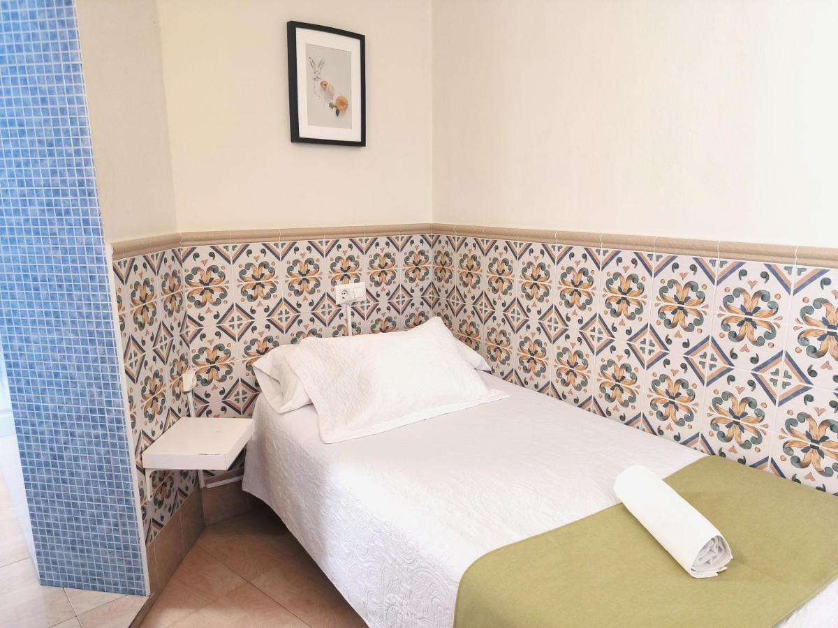 Pension Perez Montilla Sevilla Exterior foto