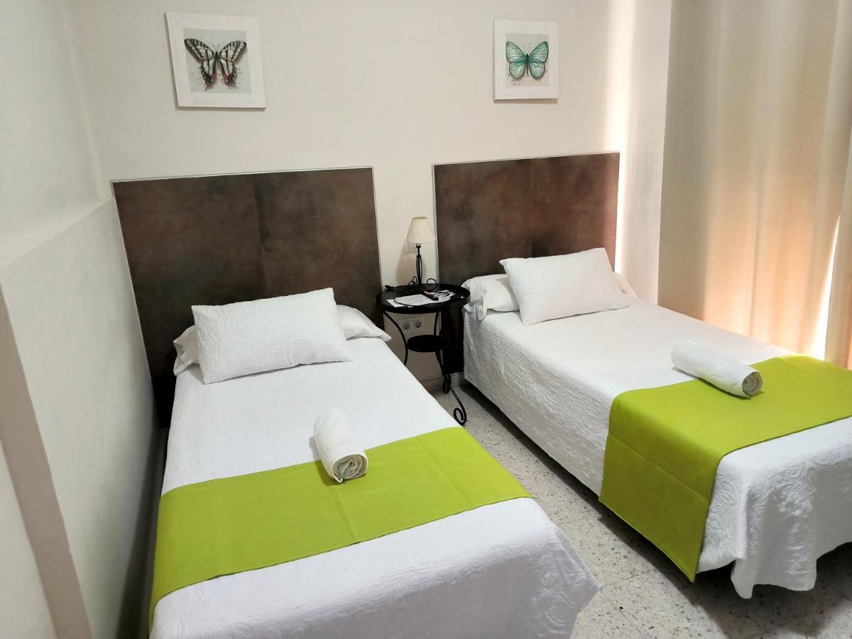 Pension Perez Montilla Sevilla Exterior foto