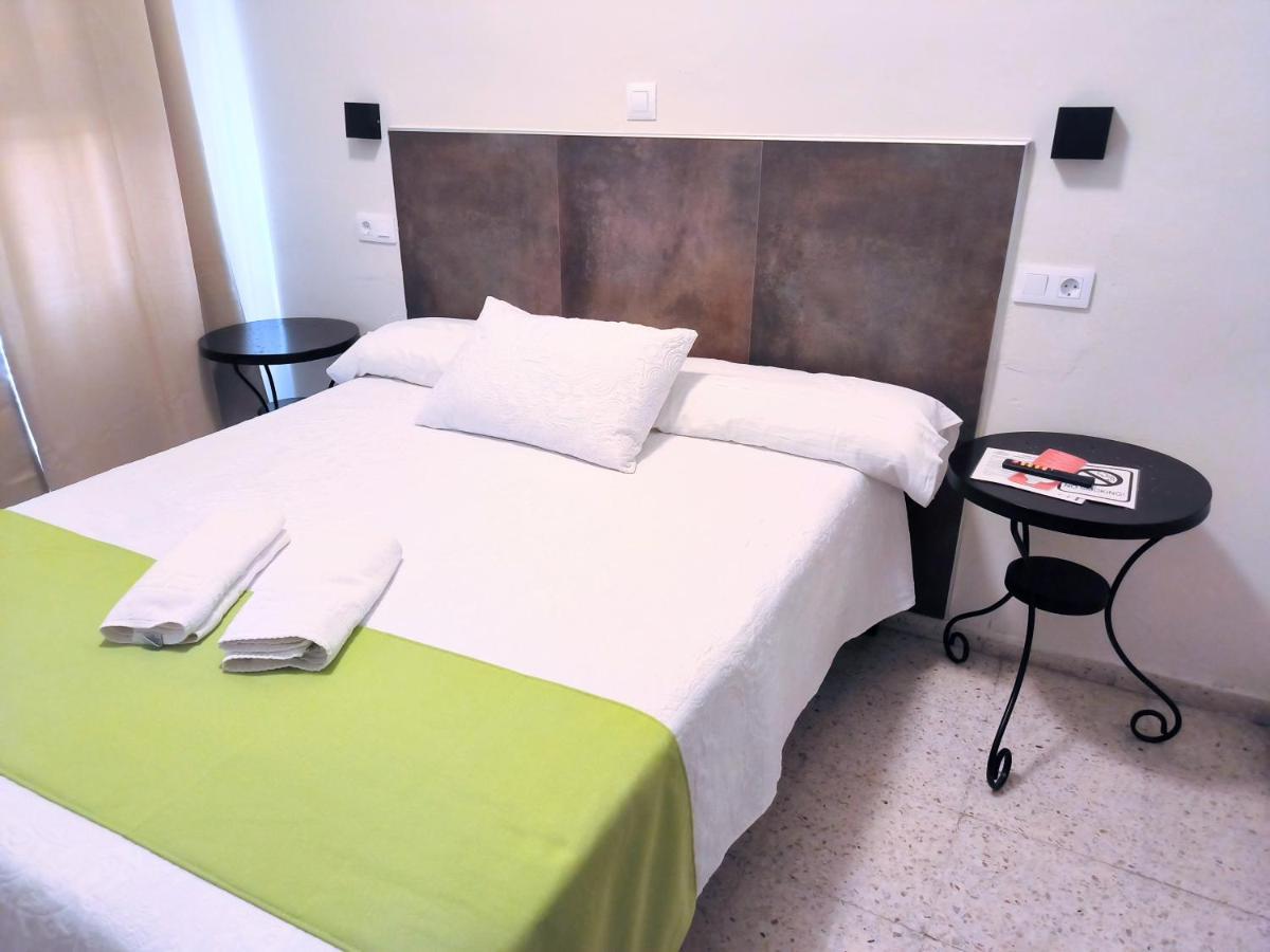 Pension Perez Montilla Sevilla Exterior foto