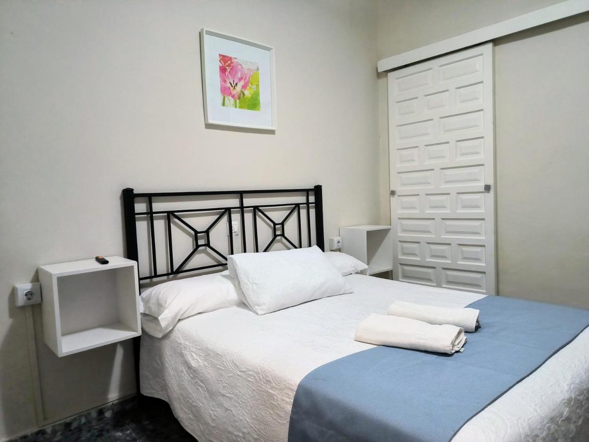 Pension Perez Montilla Sevilla Exterior foto