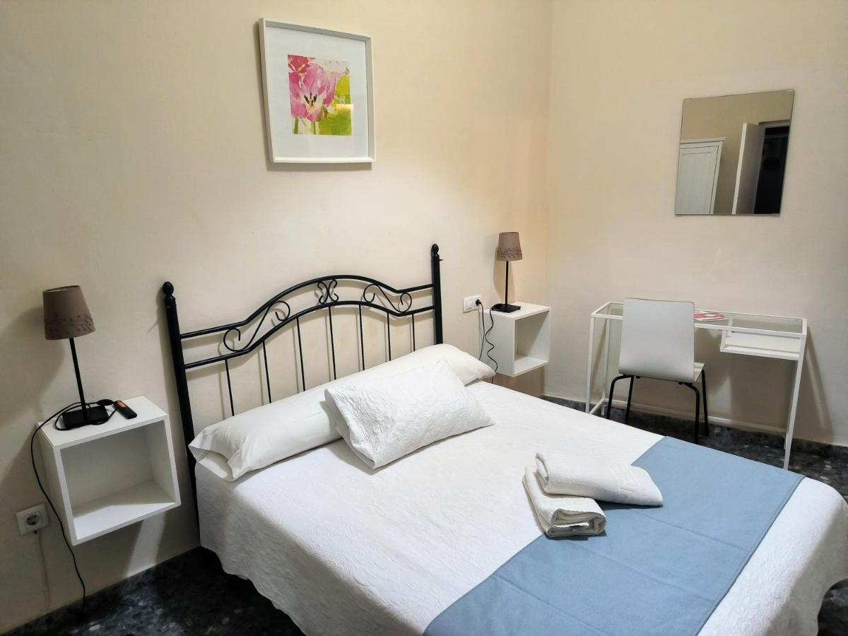 Pension Perez Montilla Sevilla Exterior foto