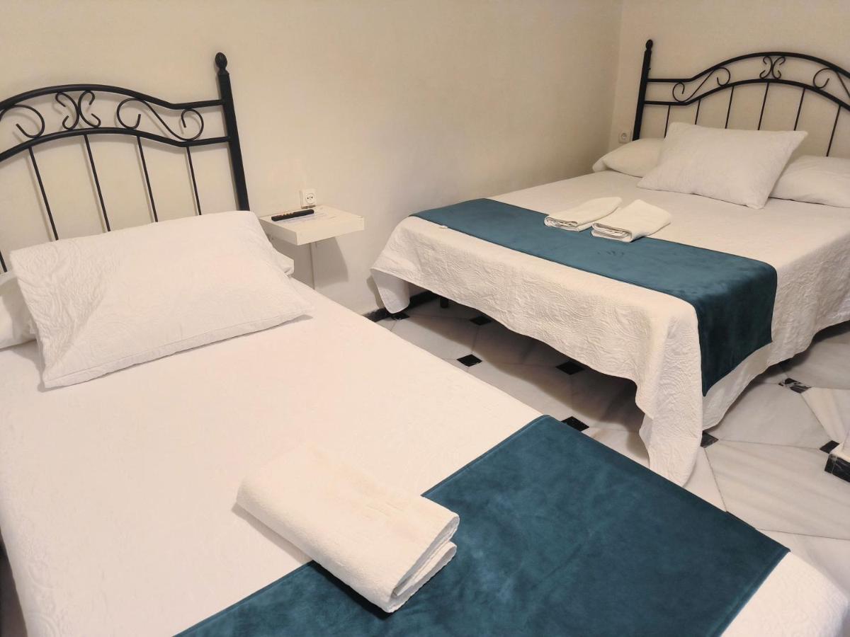 Pension Perez Montilla Sevilla Exterior foto