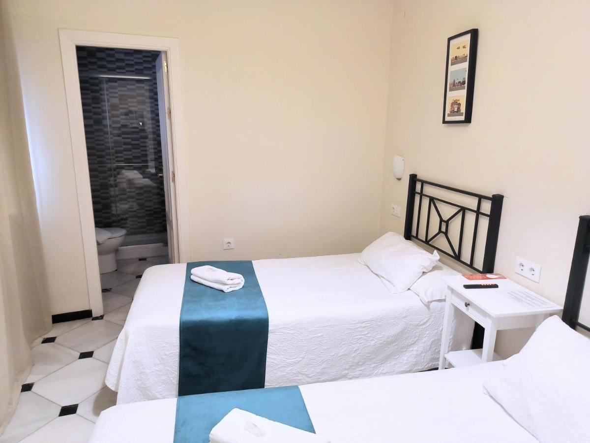 Pension Perez Montilla Sevilla Exterior foto