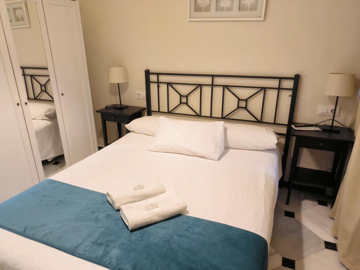 Pension Perez Montilla Sevilla Exterior foto